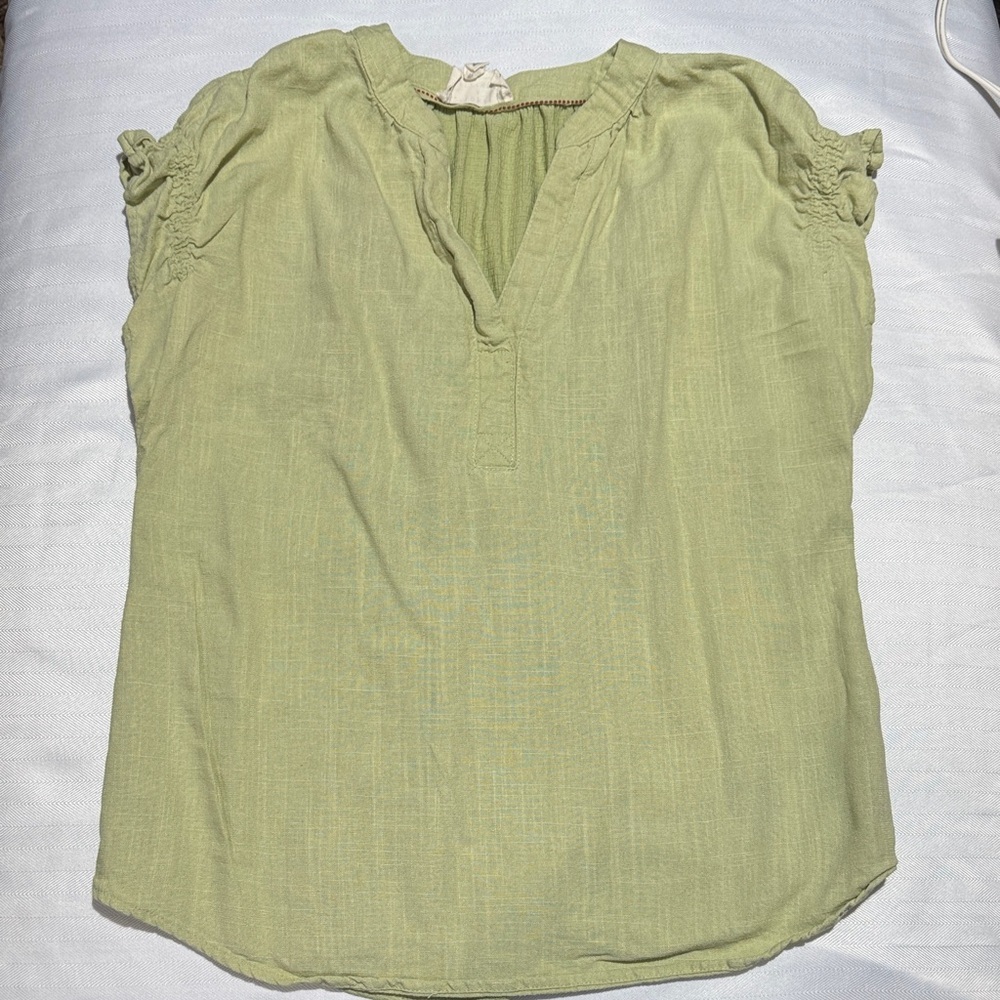 Women's Sage Green Split-Neck Short Sleeve Blouse